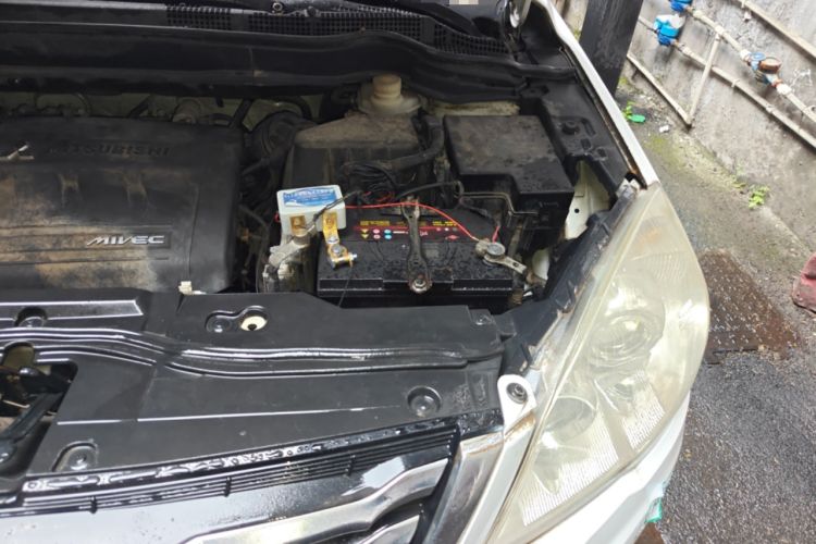 Used Haval H6 2013 Upgraded Model 2.4L Automatic Two-Wheel Drive Elite Version Engine Bay Left