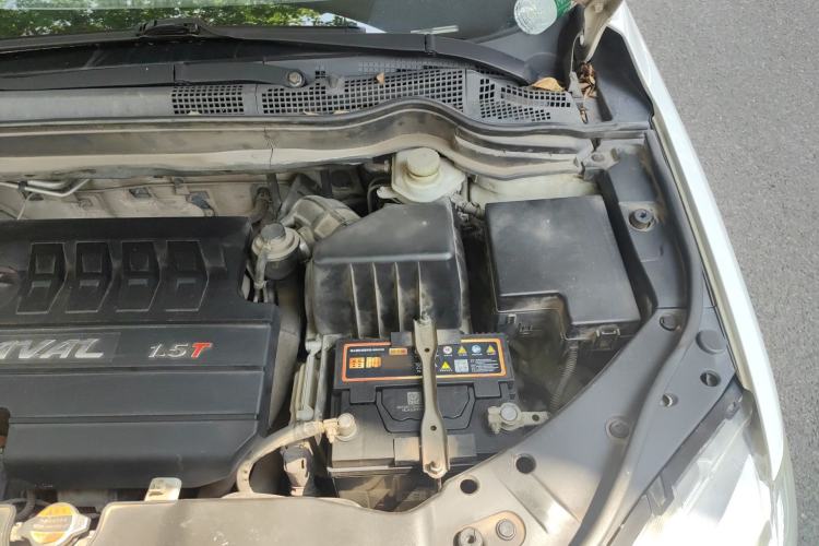 Used Haval H6 2013 Sport Edition 1.5T Manual Two-Wheel Drive Prestige Model Engine Bay Left