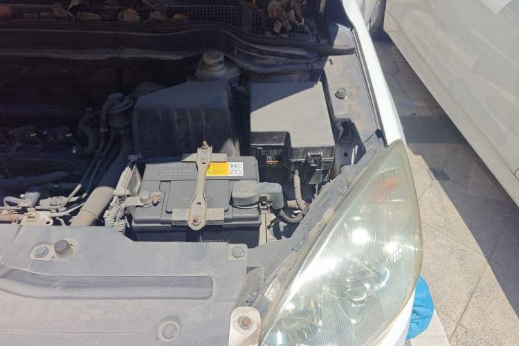 Used Haval H6 2013 Sport Edition 1.5T Manual Two-Wheel Drive Urban Model Engine Bay Left