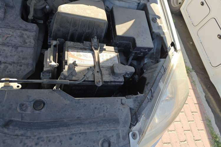 Used Haval H6 2013 Upgraded Model 1.5T Manual 4x4 Elite Version Engine Bay Left