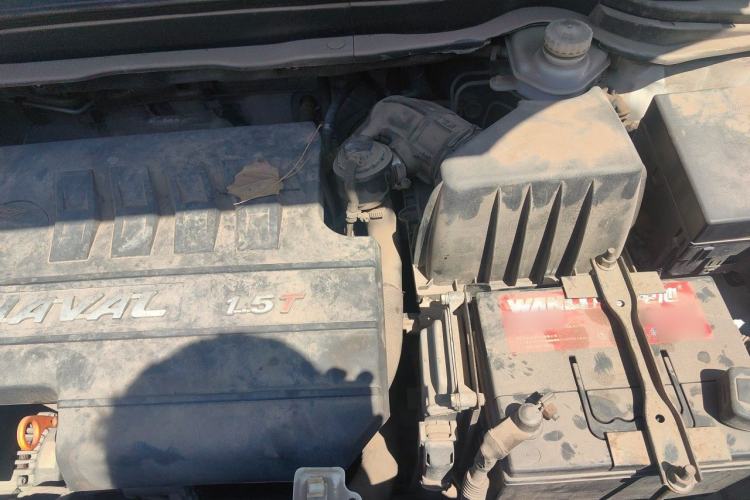 Used Haval H6 2013 Upgraded Model 1.5T Manual Two-Wheel Drive Elite Version Engine Bay Left