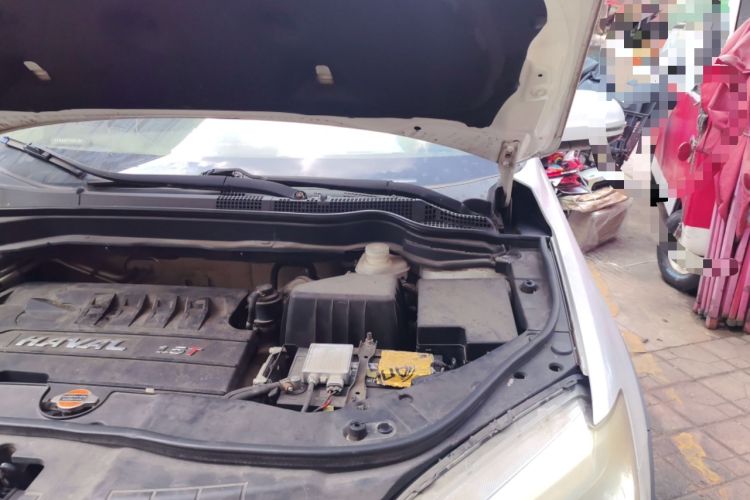 Used Haval H6 2013 Sport Edition 1.5T Manual Two-Wheel Drive Prestige Model Engine Bay Left