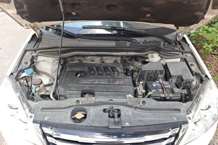 Used Haval H6 2013 Upgraded Model 1.5T Manual Two-Wheel Drive Elite Version Engine Bay