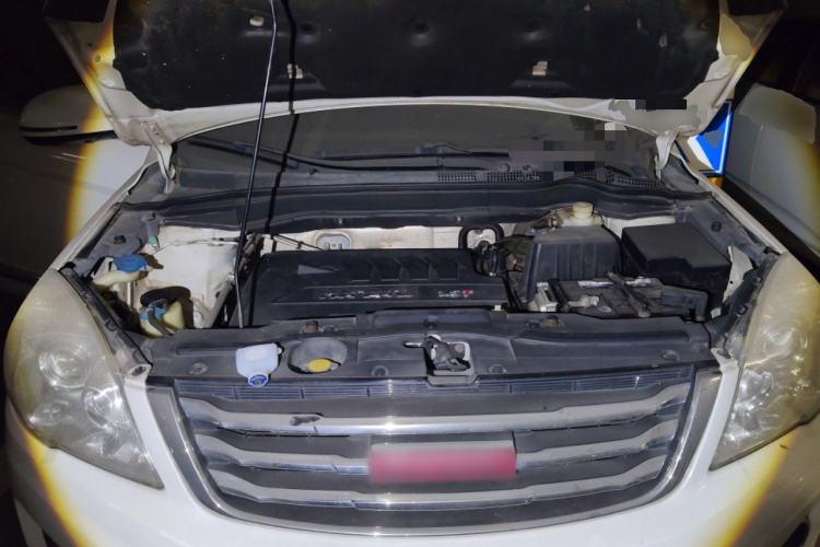 Used Haval H6 2013 Upgraded Model 1.5T Manual Two-Wheel Drive Elite Version Engine Bay