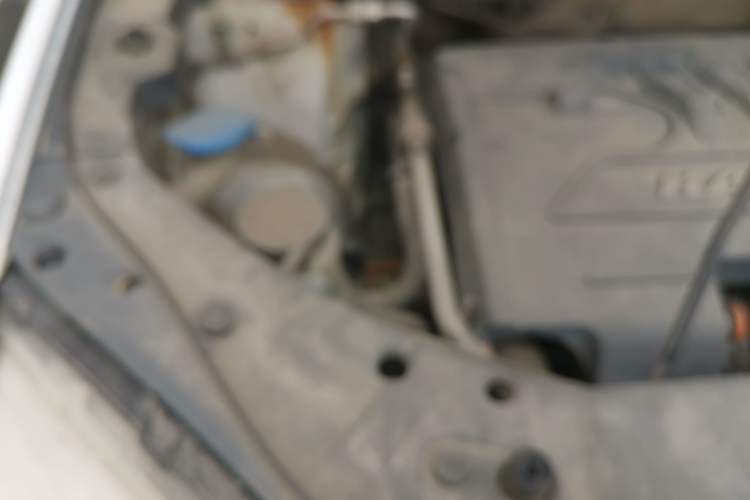 Used Haval H6 2013 Sport Edition 1.5T Manual Two-Wheel Drive Prestige Model Engine Bay Right