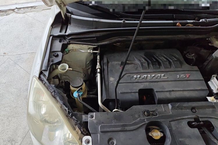 Used Haval H6 2013 Upgraded Model 1.5T Manual Two-Wheel Drive Elite Version Engine Bay Right