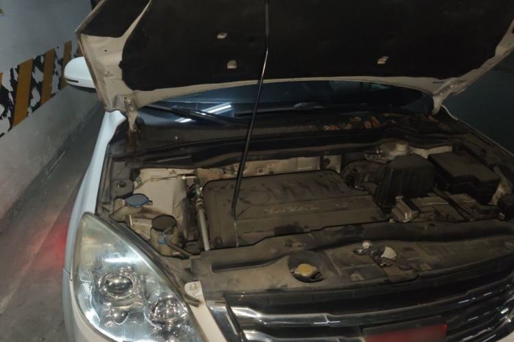 Used Haval H6 2013 Upgraded Model 1.5T Manual Two-Wheel Drive Elite Version Engine Bay Right