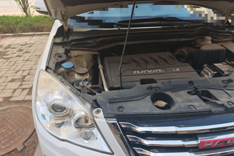 Used Haval H6 2013 Upgraded Model 1.5T Manual Two-Wheel Drive Elite Version Engine Bay Right