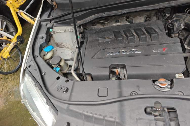 Used Haval H6 2013 Sport Edition 1.5T Manual Two-Wheel Drive Prestige Model Engine Bay Right