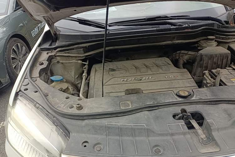 Used Haval H6 2013 Sports Edition 1.5T Manual Two-Wheel Drive Elite Model Engine Bay Right