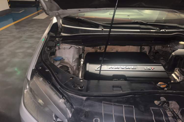Used Haval H6 2013 Sport Edition 1.5T Manual Two-Wheel Drive Prestige Model Engine Bay Right