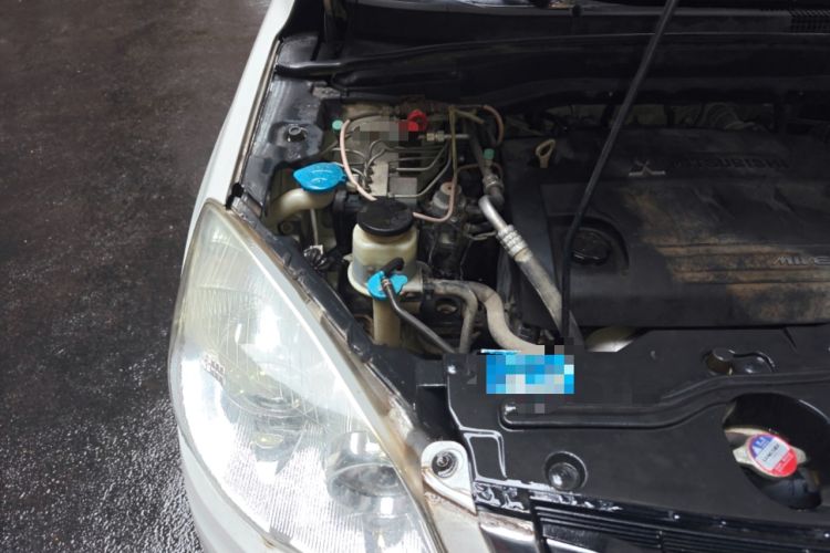 Used Haval H6 2013 Upgraded Model 2.4L Automatic Two-Wheel Drive Elite Version Engine Bay Right