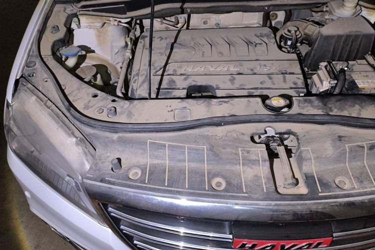 Used Haval H6 2013 Sports Edition 1.5T Manual Two-Wheel Drive Elite Model Engine Bay Right