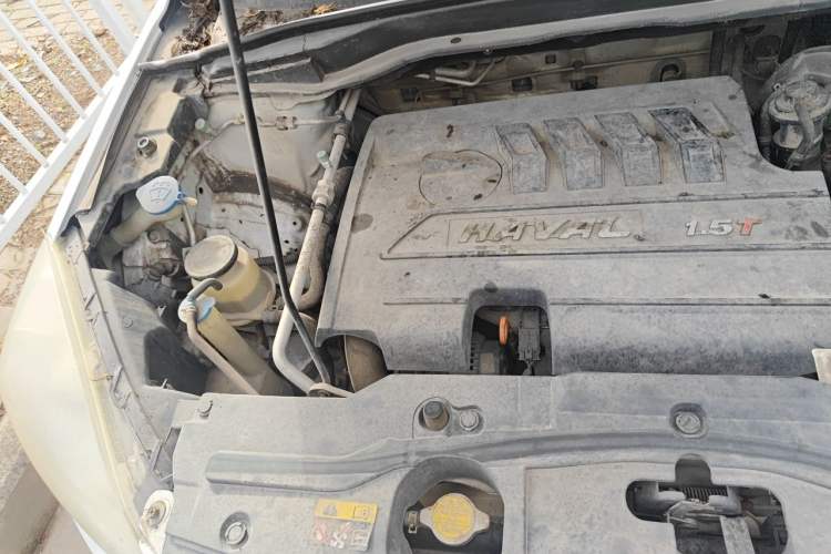 Used Haval H6 2013 Upgraded Model 1.5T Manual Two-Wheel Drive Elite Version Engine Bay Right