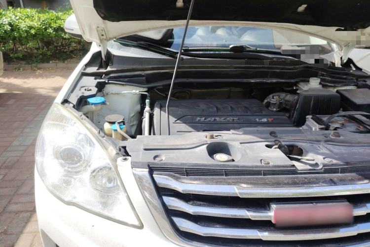 Used Haval H6 2013 Upgraded Model 1.5T Manual Two-Wheel Drive Elite Version Engine Bay Right