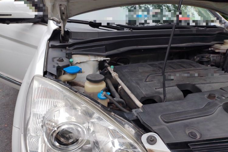 Used Haval H6 2013 Upgraded Model 1.5T Manual Two-Wheel Drive Elite Version Engine Bay Right