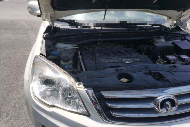 Used Haval H6 2013 Upgraded Model 1.5T Manual Two-Wheel Drive Elite Version Engine Bay Right