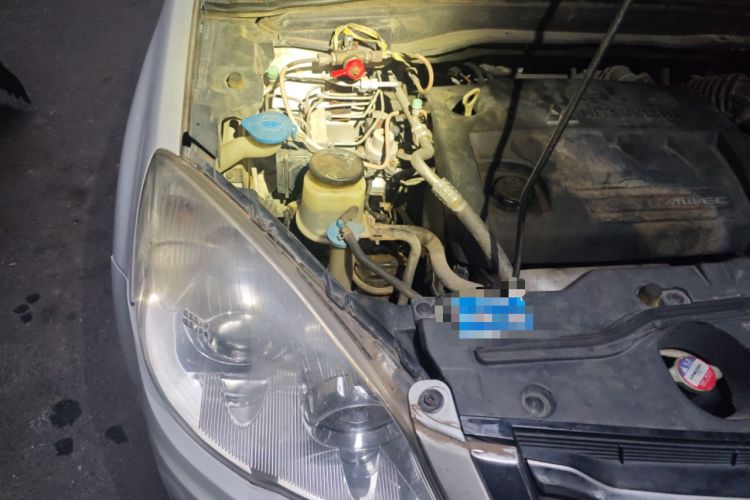 Used Haval H6 2013 Upgraded Model 2.4L Automatic Two-Wheel Drive Elite Version Engine Bay Right