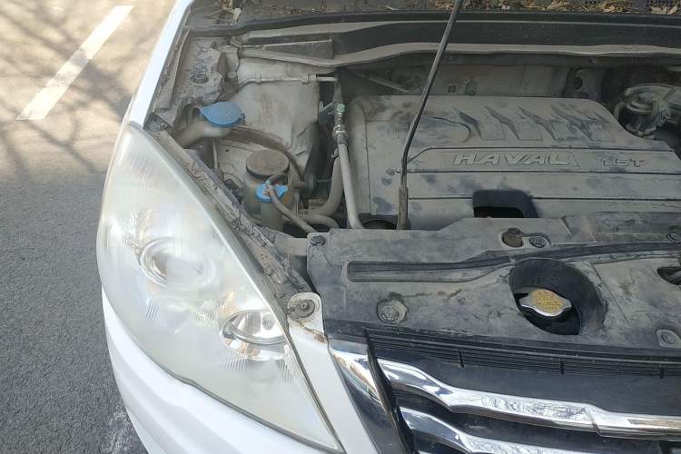 Used Haval H6 2013 Upgraded Model 1.5T Manual Two-Wheel Drive Elite Version Engine Bay Right