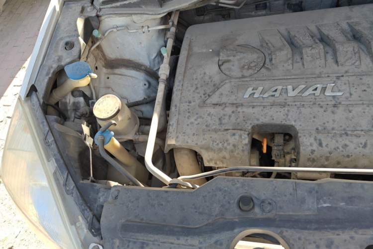 Used Haval H6 2013 Upgraded Model 1.5T Manual 4x4 Elite Version Engine Bay Right