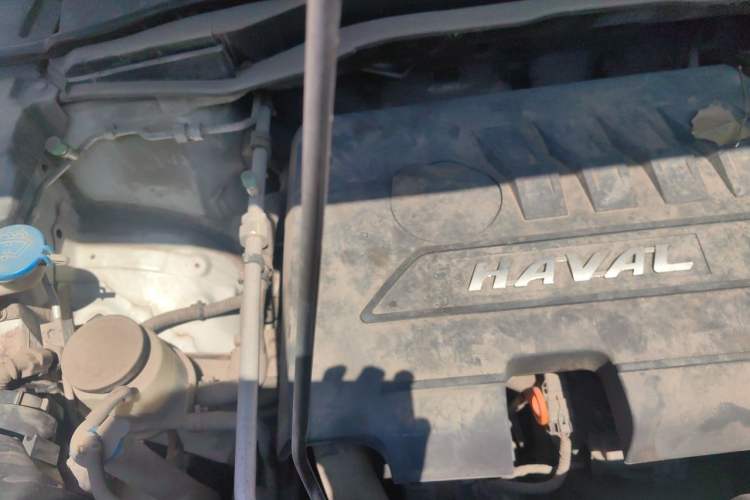 Used Haval H6 2013 Upgraded Model 1.5T Manual Two-Wheel Drive Elite Version Engine Bay Right
