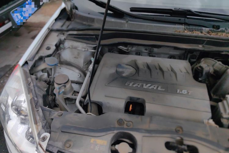 Used Haval H6 2013 Upgraded Model 1.5T Manual Two-Wheel Drive Elite Version Engine Bay Right
