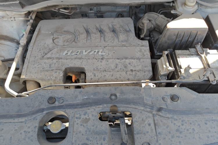 Used Haval H6 2013 Upgraded Model 1.5T Manual 4x4 Elite Version Engine Bay