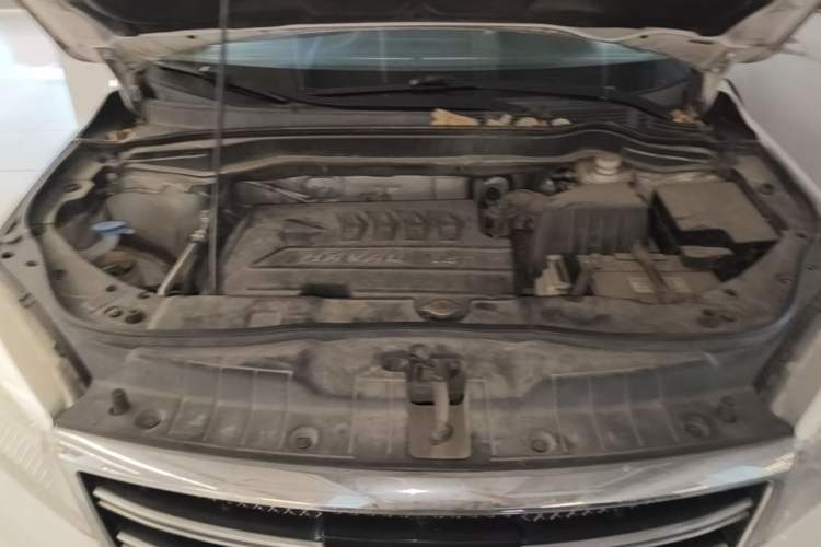 Used Haval H6 2013 Sports Edition 1.5T Manual Two-Wheel Drive Elite Model Engine Bay