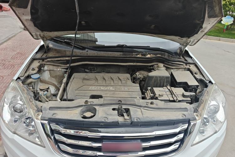 Used Haval H6 2013 Upgraded Model 1.5T Manual Two-Wheel Drive Elite Version Engine Bay