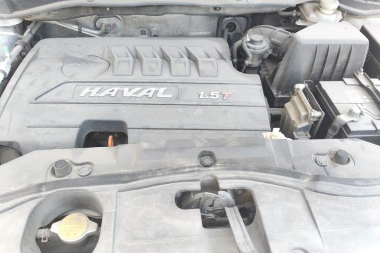 Used Haval H6 2013 Upgraded Model 1.5T Manual Two-Wheel Drive Elite Version Engine Bay