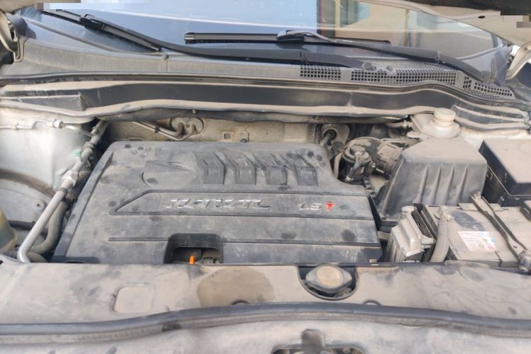 Used Haval H6 2013 Sports Edition 1.5T Manual Two-Wheel Drive Elite Model Engine Bay