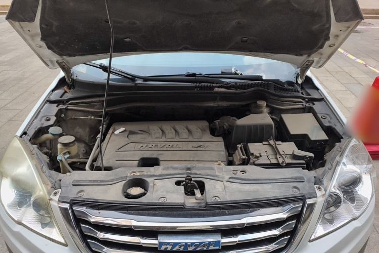 Used Haval H6 2013 Upgraded Model 1.5T Manual Two-Wheel Drive Elite Version Engine Bay