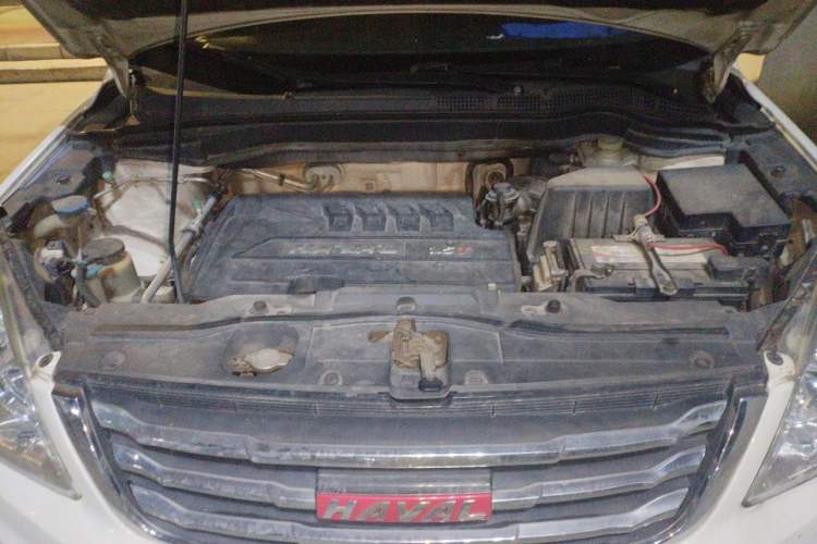 Used Haval H6 2013 Upgraded Model 1.5T Manual Two-Wheel Drive Elite Version Engine Bay