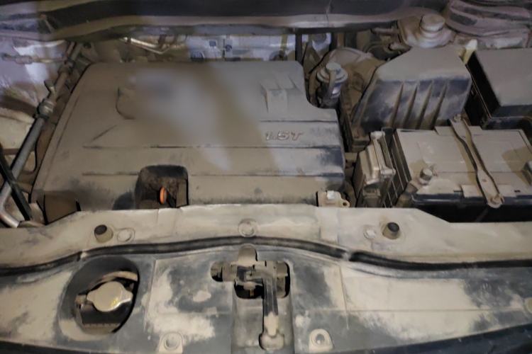Used Haval H6 2013 Upgraded Model 1.5T Manual Two-Wheel Drive Elite Version Engine Bay