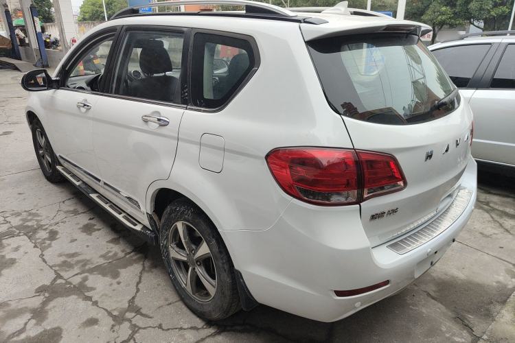 Used Haval H6 2013 Upgraded Model 2.4L Automatic Two-Wheel Drive Prestige Version
