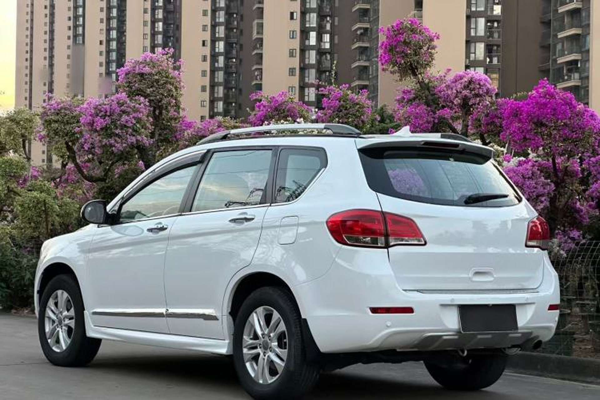 Used Haval H6 2013 Upgraded Model 1.5T Manual Two-Wheel Drive Elite Version Exterior 8