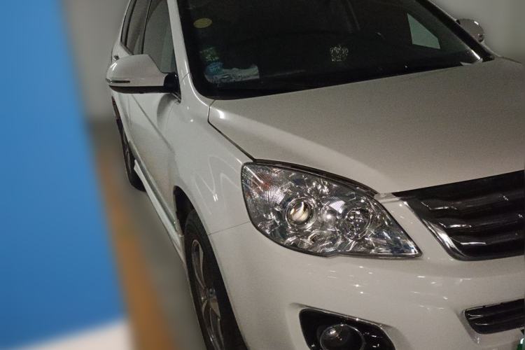 Used Haval H6 2013 Upgraded Model 1.5T Manual Two-Wheel Drive Elite Version Front Right 45 Deg