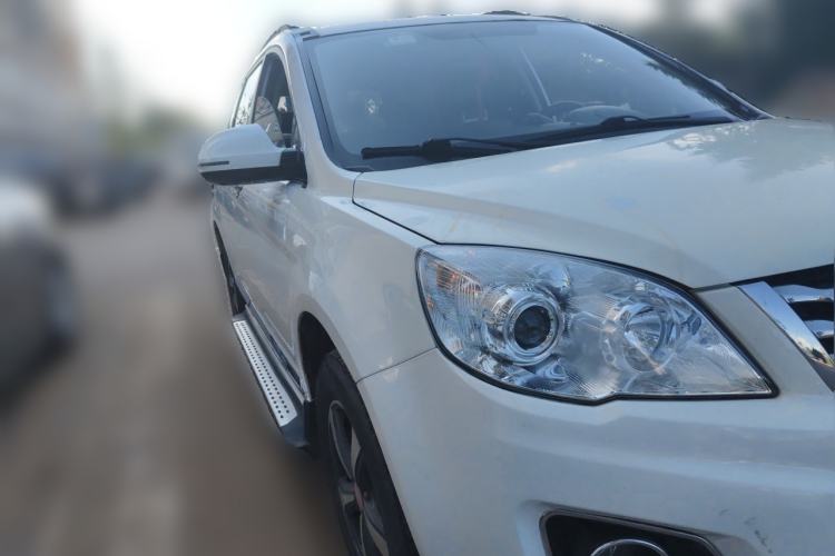 Used Haval H6 2013 Upgraded Model 1.5T Manual Two-Wheel Drive Elite Version Front Right 45 Deg