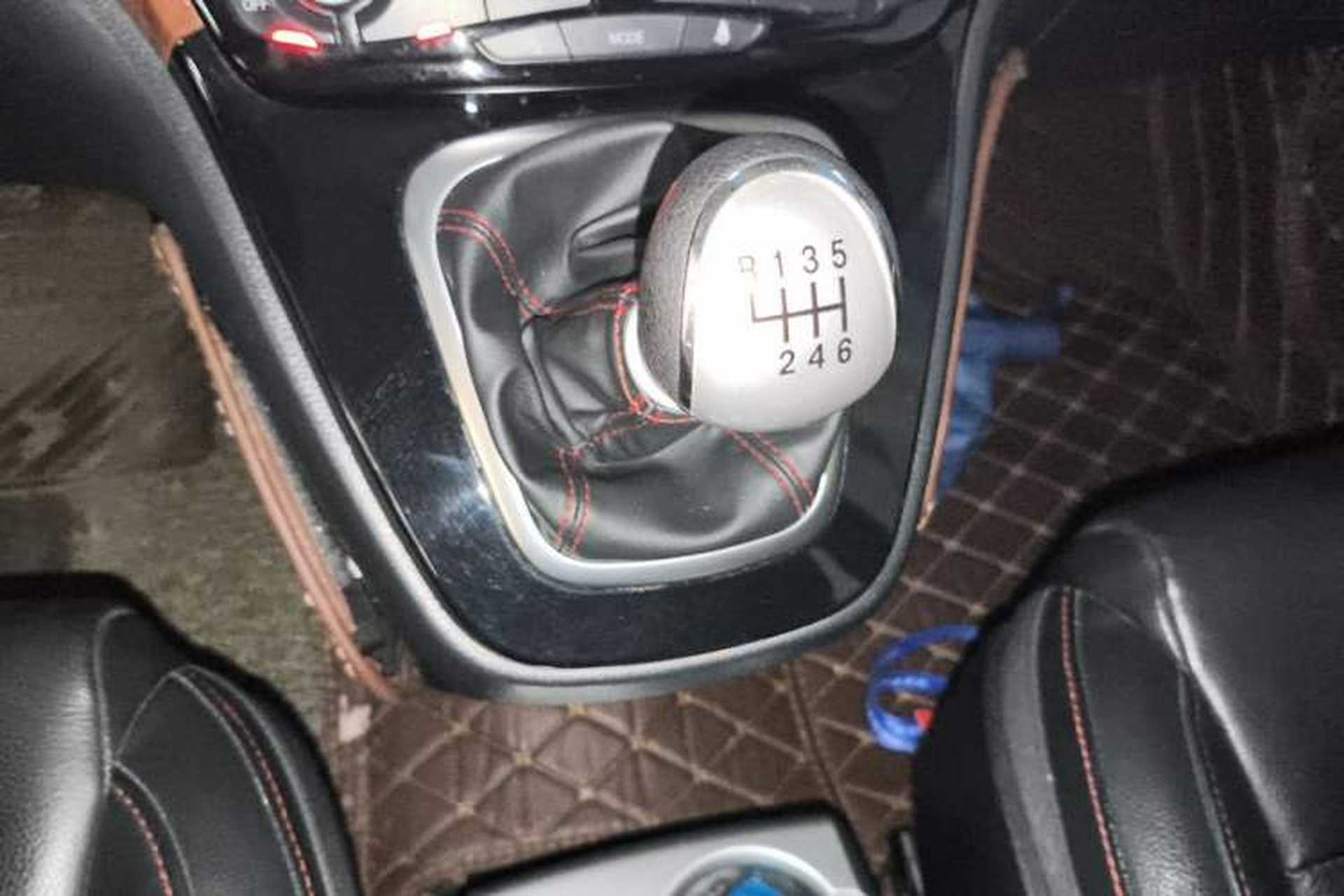 Used Haval H6 2013 Sport Edition 1.5T Manual Two-Wheel Drive Prestige Model Gear Lever