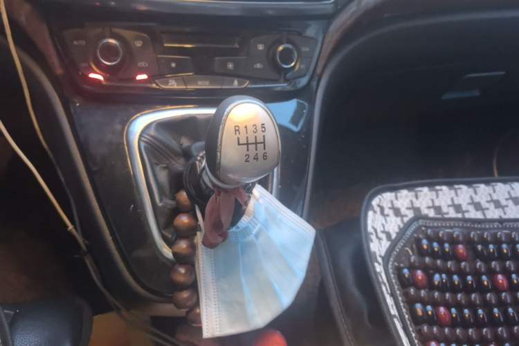 Used Haval H6 2013 Sports Edition 1.5T Manual Two-Wheel Drive Elite Model Gear Lever