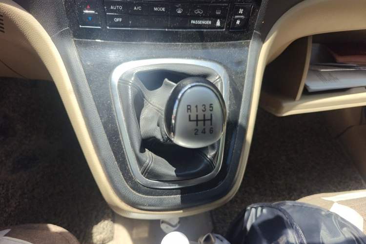 Used Haval H6 2013 Sport Edition 1.5T Manual Two-Wheel Drive Urban Model Gear Lever