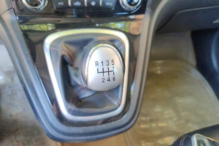 Used Haval H6  Gear Lever