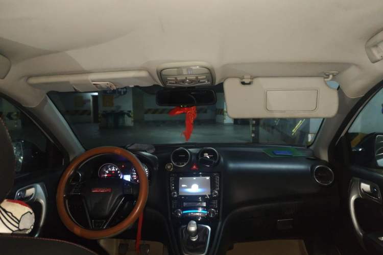 Used Haval H6 2013 Upgraded Model 1.5T Manual Two-Wheel Drive Elite Version Headliner