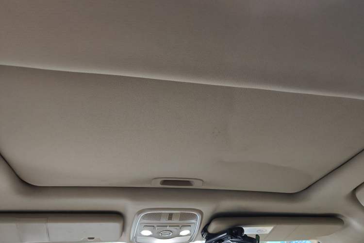 Used Haval H6 2013 Sport Edition 1.5T Manual Two-Wheel Drive Prestige Model Headliner
