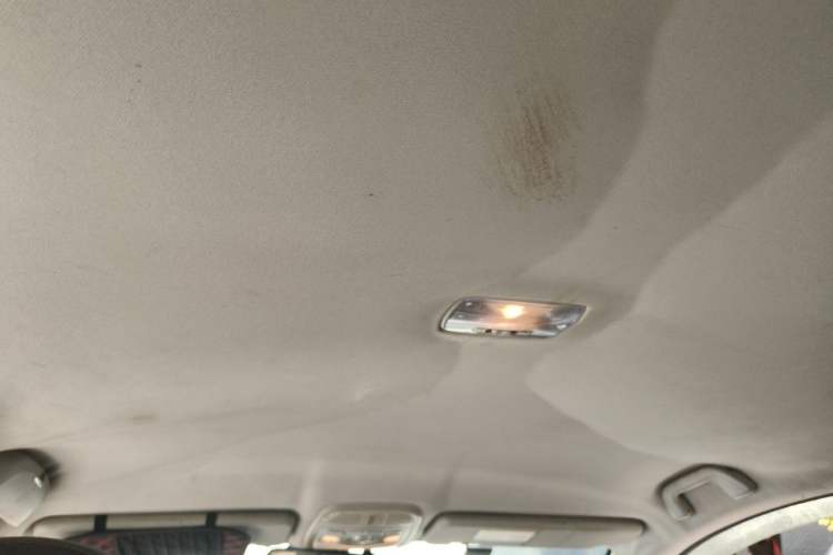 Used Haval H6 2013 Upgraded Model 2.4L Automatic Two-Wheel Drive Elite Version Headliner