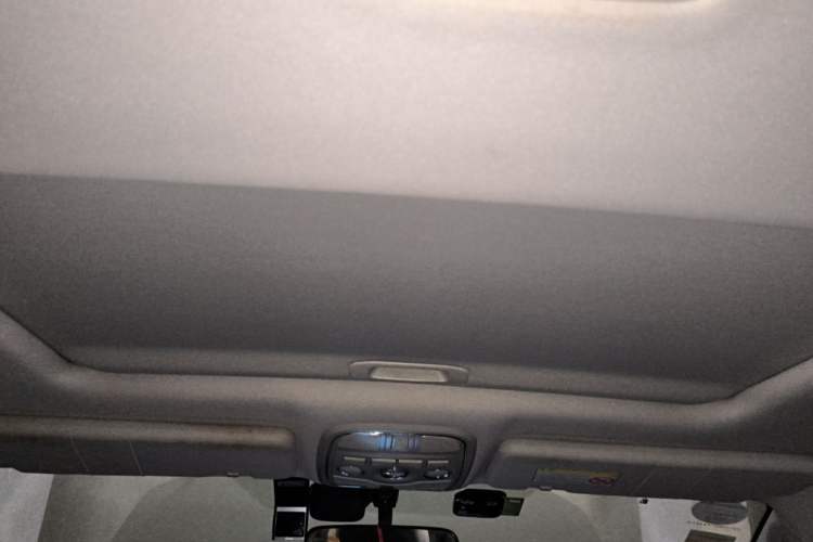 Used Haval H6 2013 Sports Edition 1.5T Manual Two-Wheel Drive Elite Model Headliner