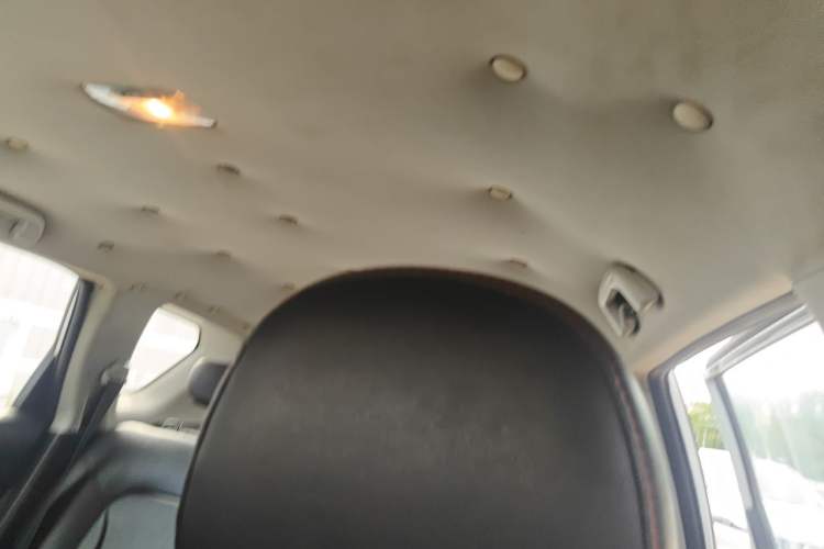 Used Haval H6 2013 Upgraded Model 1.5T Manual Two-Wheel Drive Elite Version Headliner
