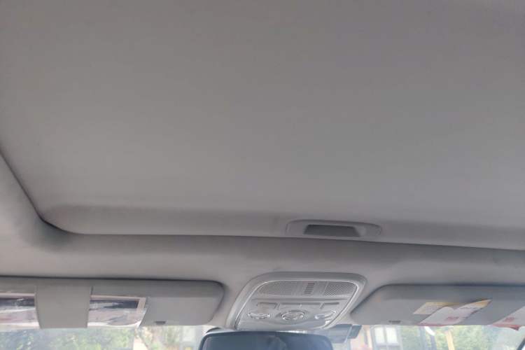 Used Haval H6 2013 Upgraded Model 1.5T Manual Two-Wheel Drive Prestige Version Headliner