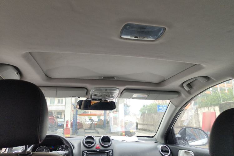 Used Haval H6 2013 Upgraded Model 2.4L Automatic Two-Wheel Drive Prestige Version
