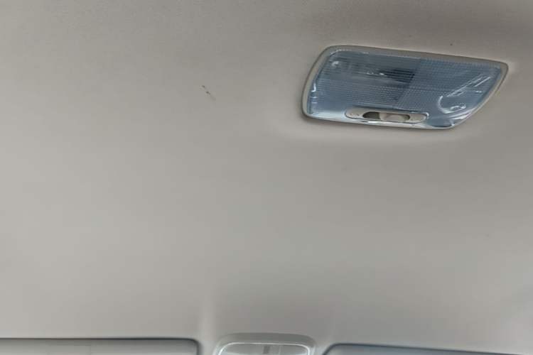 Used Haval H6 2013 Upgraded Model 1.5T Manual Two-Wheel Drive Elite Version Headliner